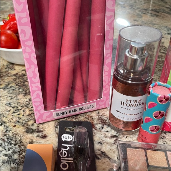 Lot of make-up & beauty* skin care*Nuria*Laritzy*Lancome*NYX*Biore*Sephora* - Picture 7 of 7